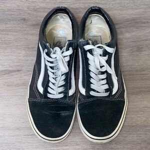 Vans Men's Black and White Sneakers